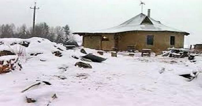 The Inhabitant of Belarus Has Built a House of Dry Grass
